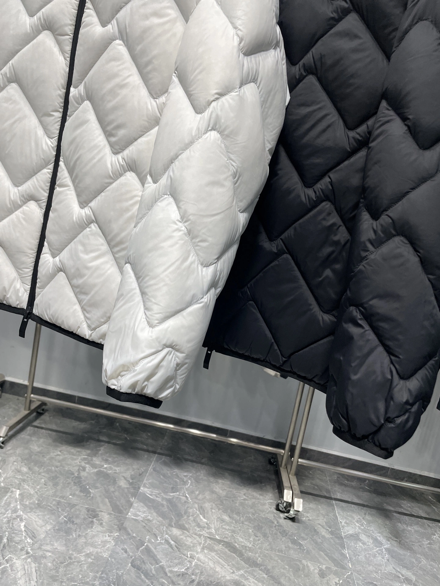 wg.luxury-- 7o9385r Down jacket nylon 2colour item: E-F000J1337-2